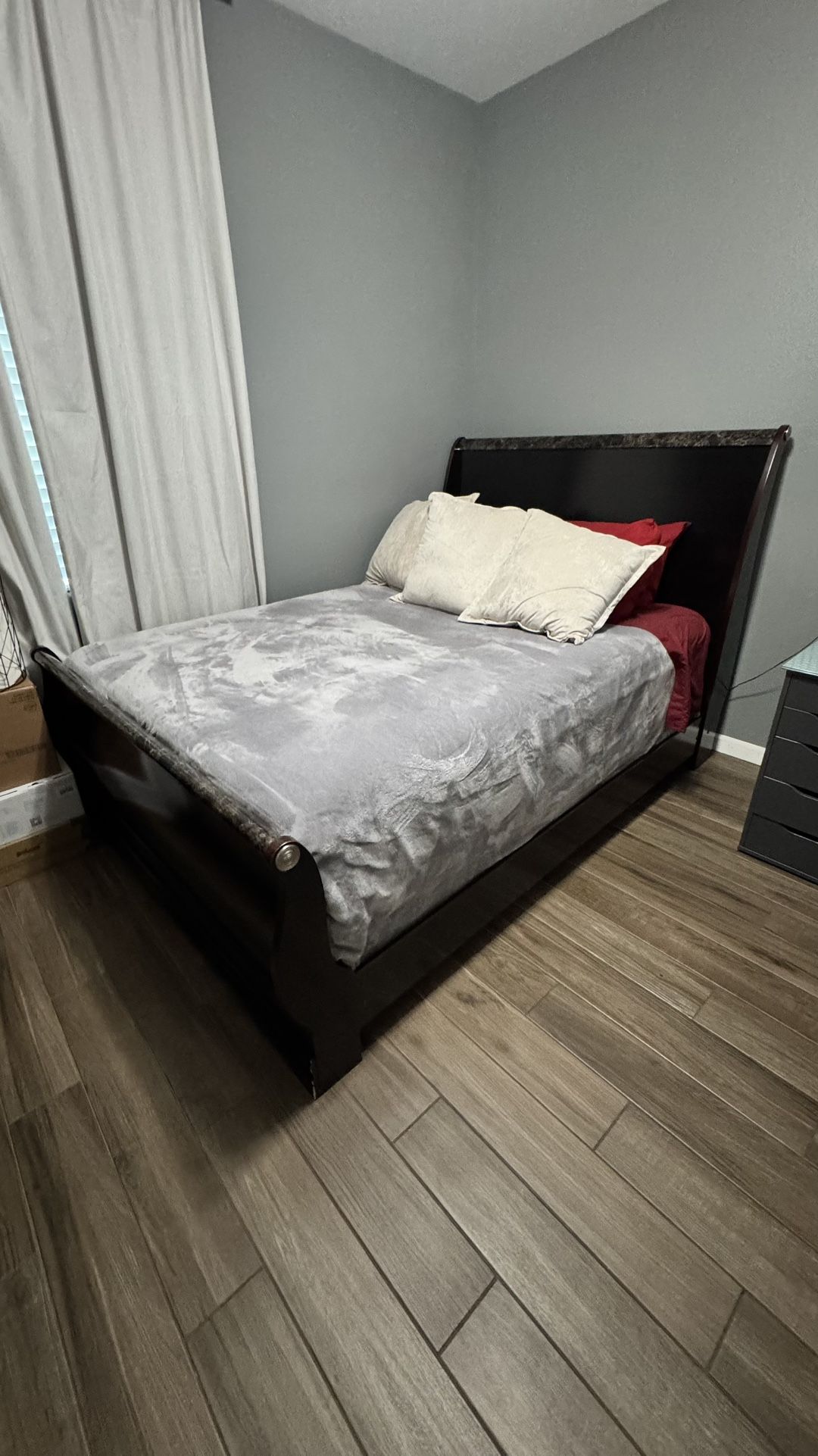 Bedroom Set For Sale