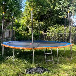 Free trampoline