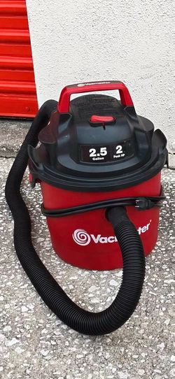 This is a Vacmaster 2.5-gallon wet/dry vacuum, model VOM205P, featuring a red canister.