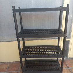 Estante plástico desarmable