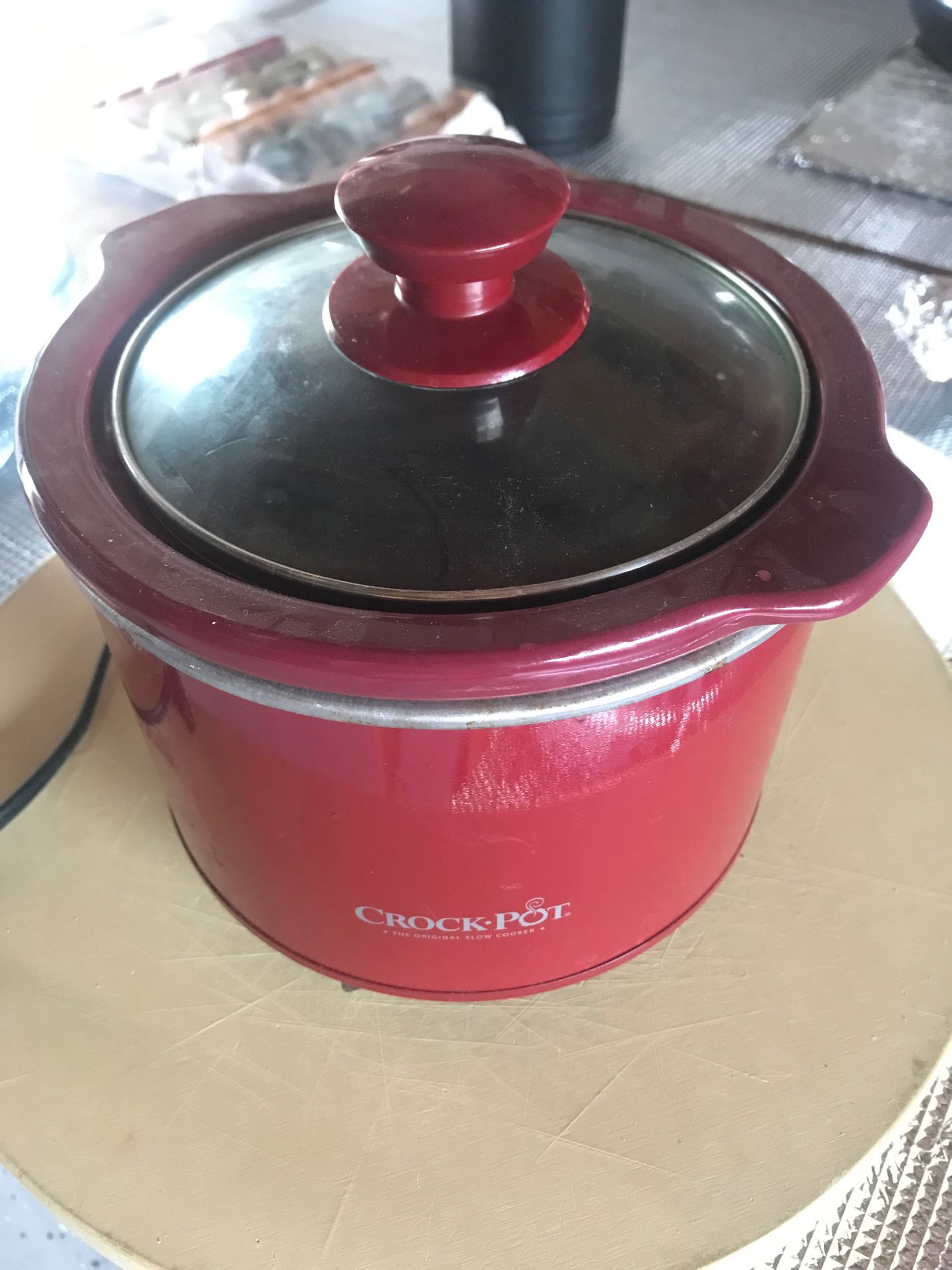 Slow cooker