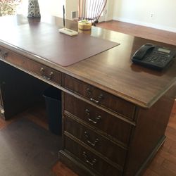 Executive desk, file drawers and top drawer key lock. Excellent condition.