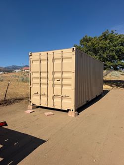 Storage shipping containers, local yard located In Hesperia