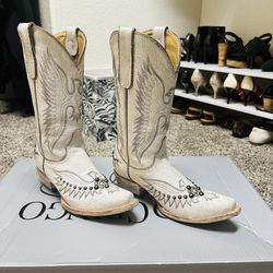 Woman’s Boots 