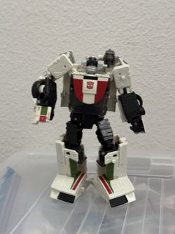 Wheeljack War For Cybertron Kingdom Legacy Transformers