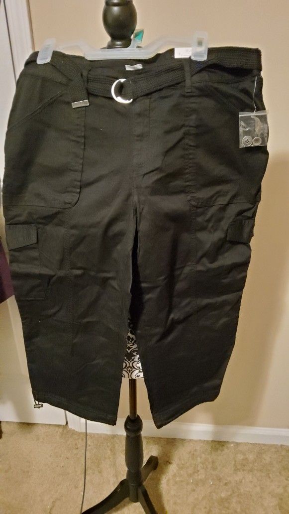 Time and Tru Relaxed Fit Cargo Capri Size 16