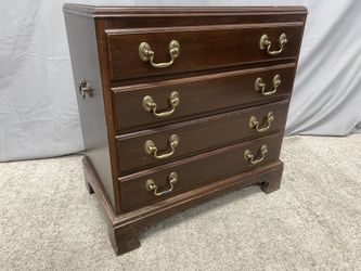 ETHAN ALLEN Vintage Georgian Court Petite 4-Drawer Bedside Chest