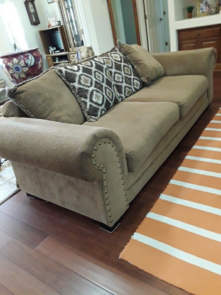 Beautiful Like New Sofa N Loveseat In Weeki Wachee