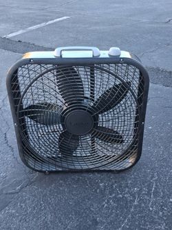 Big box fan Pickup 2-11 pm rainbow/charleston cash only read description