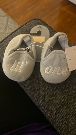 Slippers 3-6 months