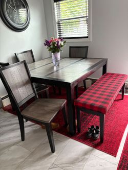 Kitchen table set in good shape cash only