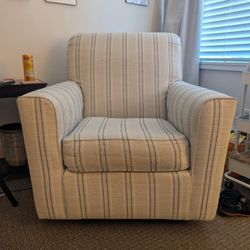 Ashley Furniture SWIVEL GLIDER ACCENT CHAIR