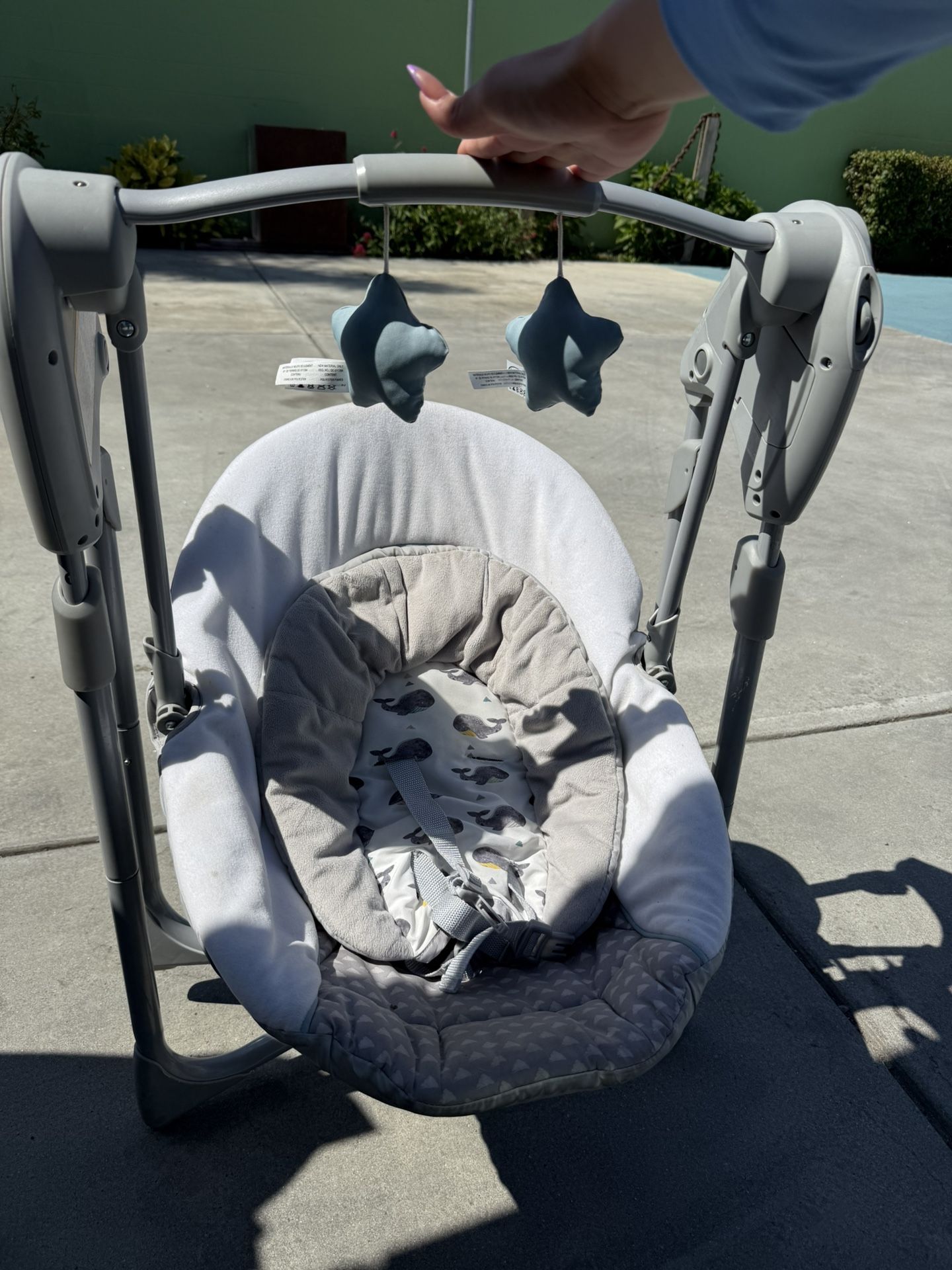 Graco Slim Spaces Compact Baby Swing