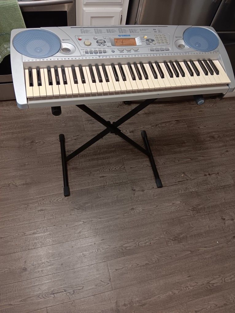 Yamaha Psr-275