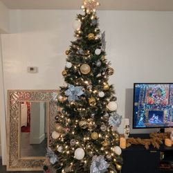 7.5 Pre Lite Christmas Tree & Ornaments 