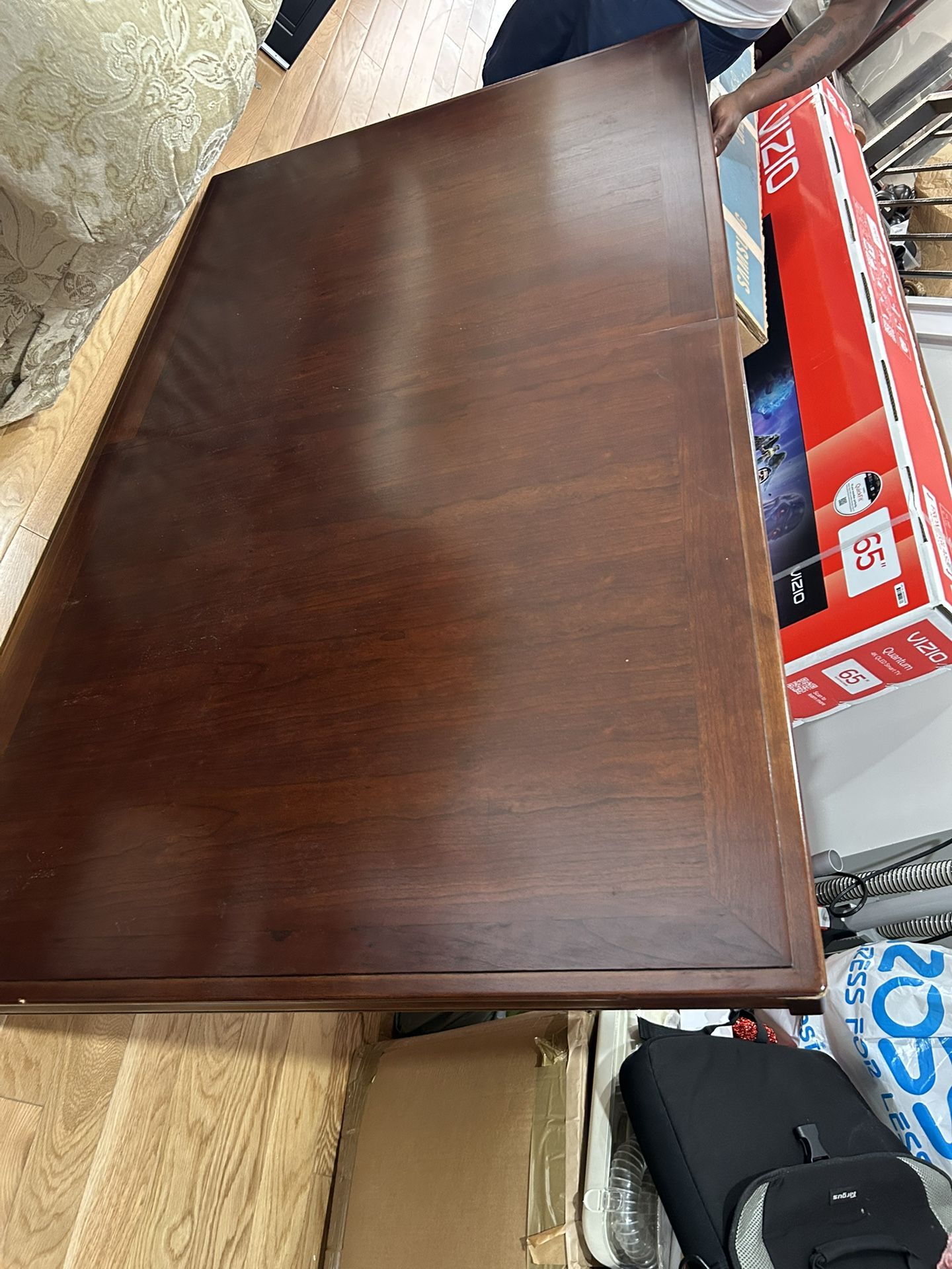 Expandable Wooden Dining Table with 6 Chairs