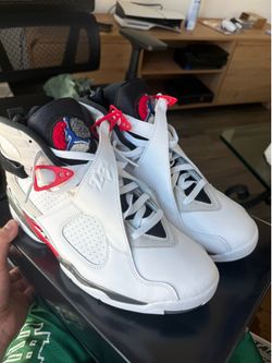 Air Jordan 8 "Bugs Bunny" 2025 – Size 13