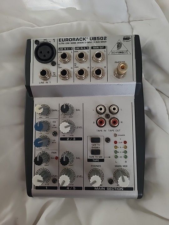 Behringer Eurorack UB502 Ultra Low Noise Design 5 Input 2 Bus Mixer Compact