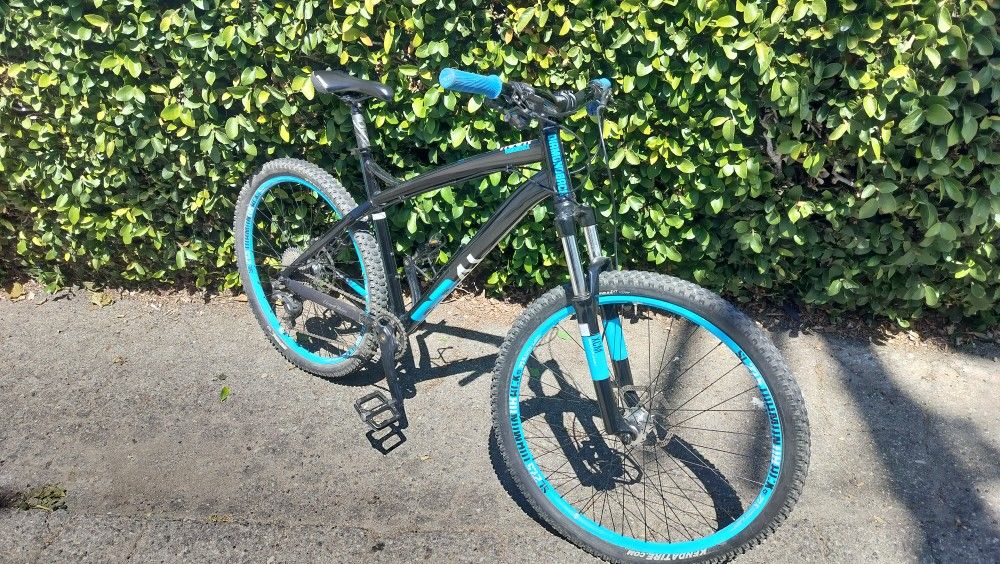 Diamondback bicycles hook hardtail mtb hotsell