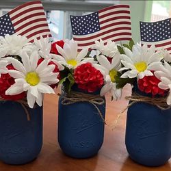 Chalk painted distressed mason jars - Memorial Day Patriotic RED WHITE BLUE