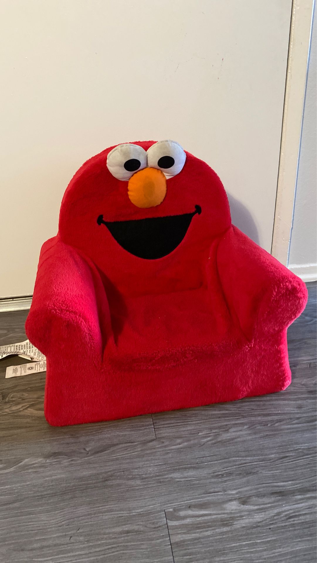Kid’s Elmo Chair