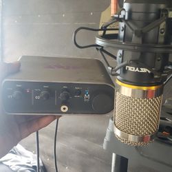 Bm 800 Microphone And AVID Protools Mixer