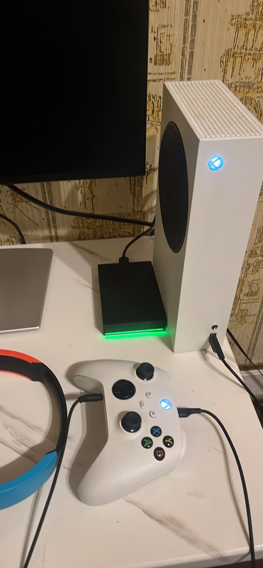 Xbox Series S Plus Monitor