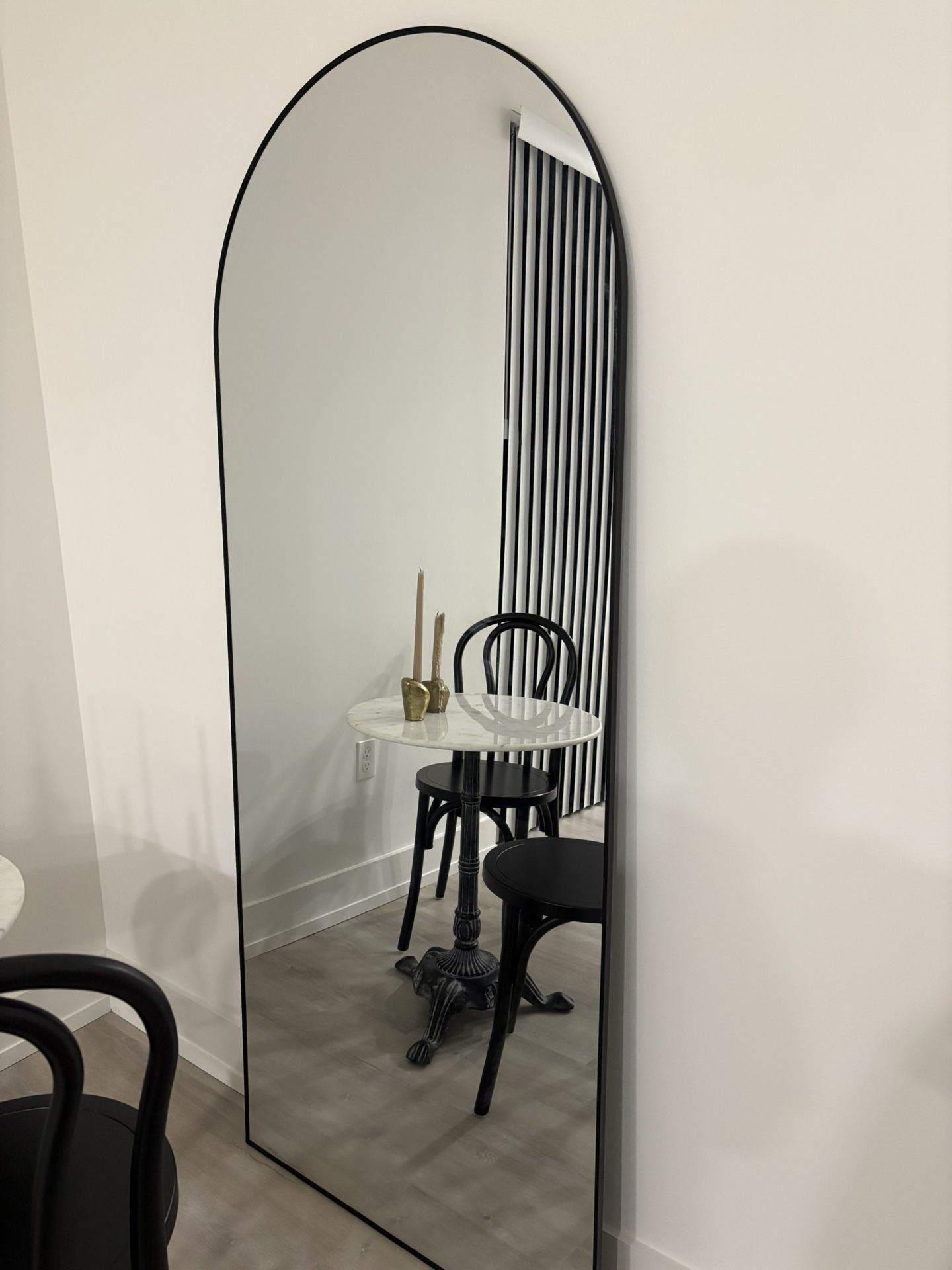 VETROVUE Arched Full-Length Mirror – 71” x 30” (Black) – Like New!