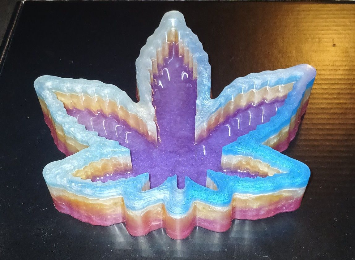 Marijuana Leaf Epoxy Resin Ashtray 