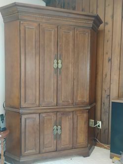 Solid wood corner cabinet