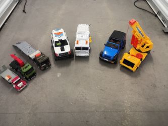 The 4 Big trucks y the 3 medium truckings