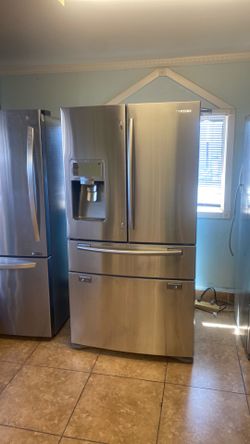 Refrigerator muy bueno SAMSUNG