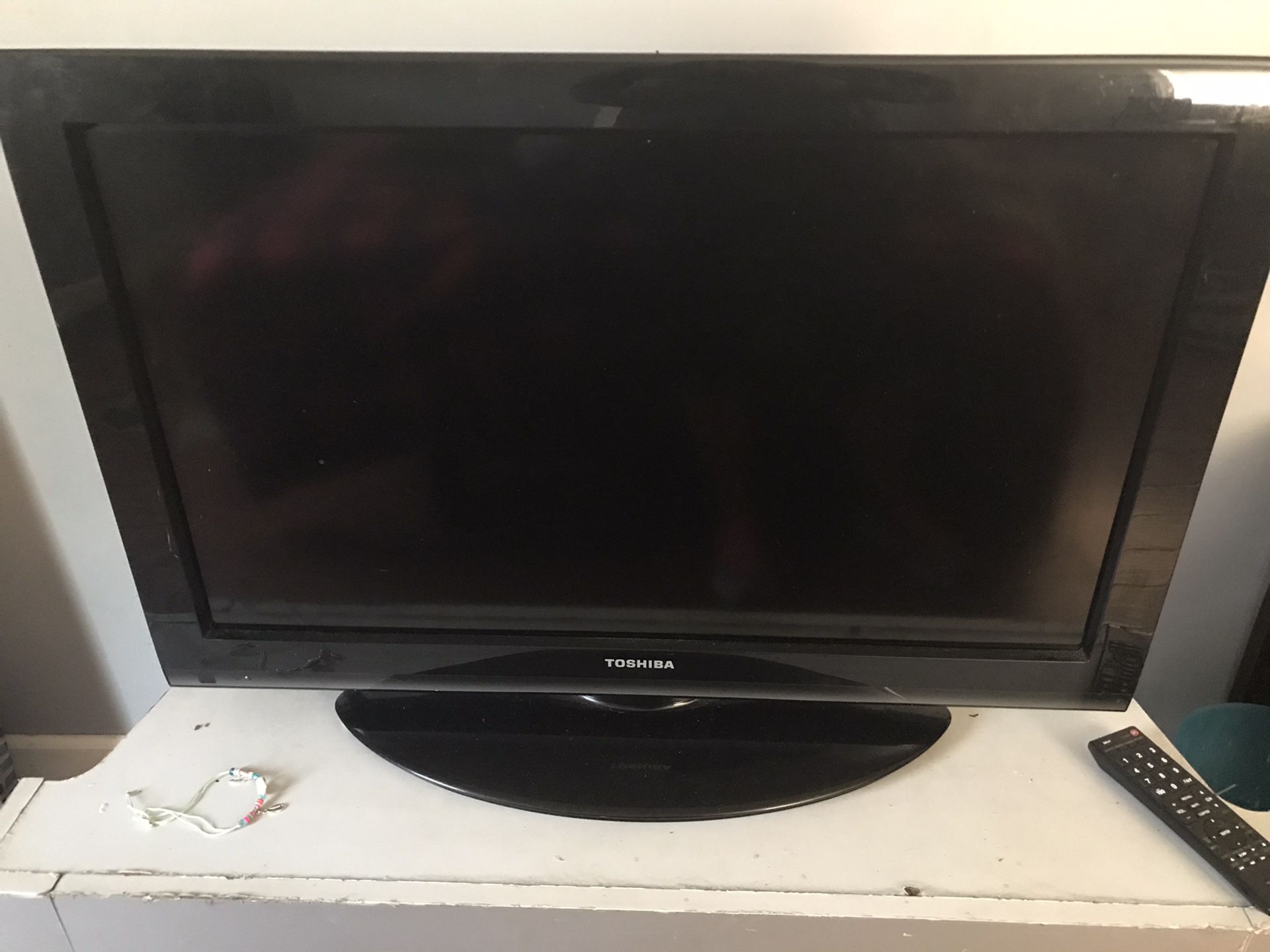 2 TVs CASH ONLY!!!! $35 each