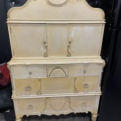  Dresser Vintage Antique