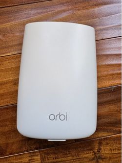 Share NETGEAR Orbi Router RBR50v2 Mesh WiFi System AC3000 – Excellent Condition