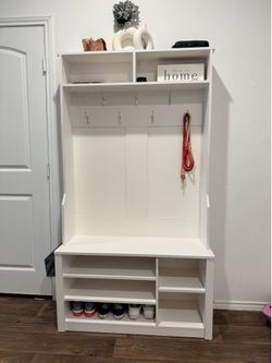 Entry Tree Hall with Shoe Rack