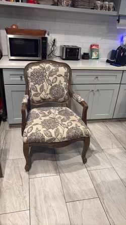 Arm chair