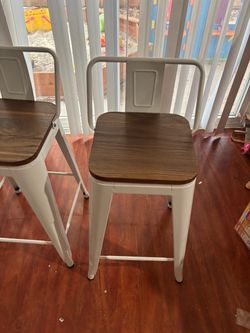 Bar stool