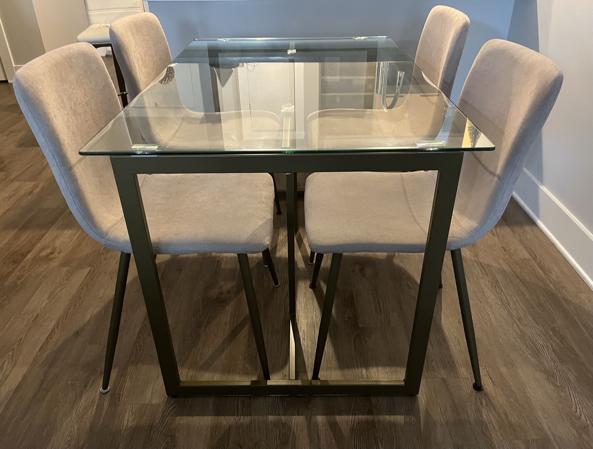 Bram 4-Person Dining Set by Etta Avenue