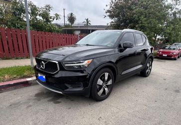 2019 VOLVO XC40 T5