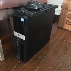 7 Mos Old Rarely Used HP Desktop Computer And Monitor 