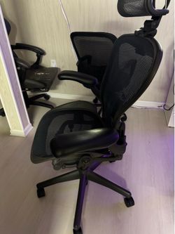 Herman Miller Chair W/ Headrest