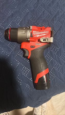 Milwaukee m12 drill