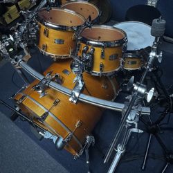 Yamaha Maple Hybrid Natural HUGE Complete Set ( No Cymbals Included) 