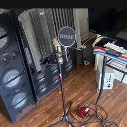 Rhode Mic With Interface 