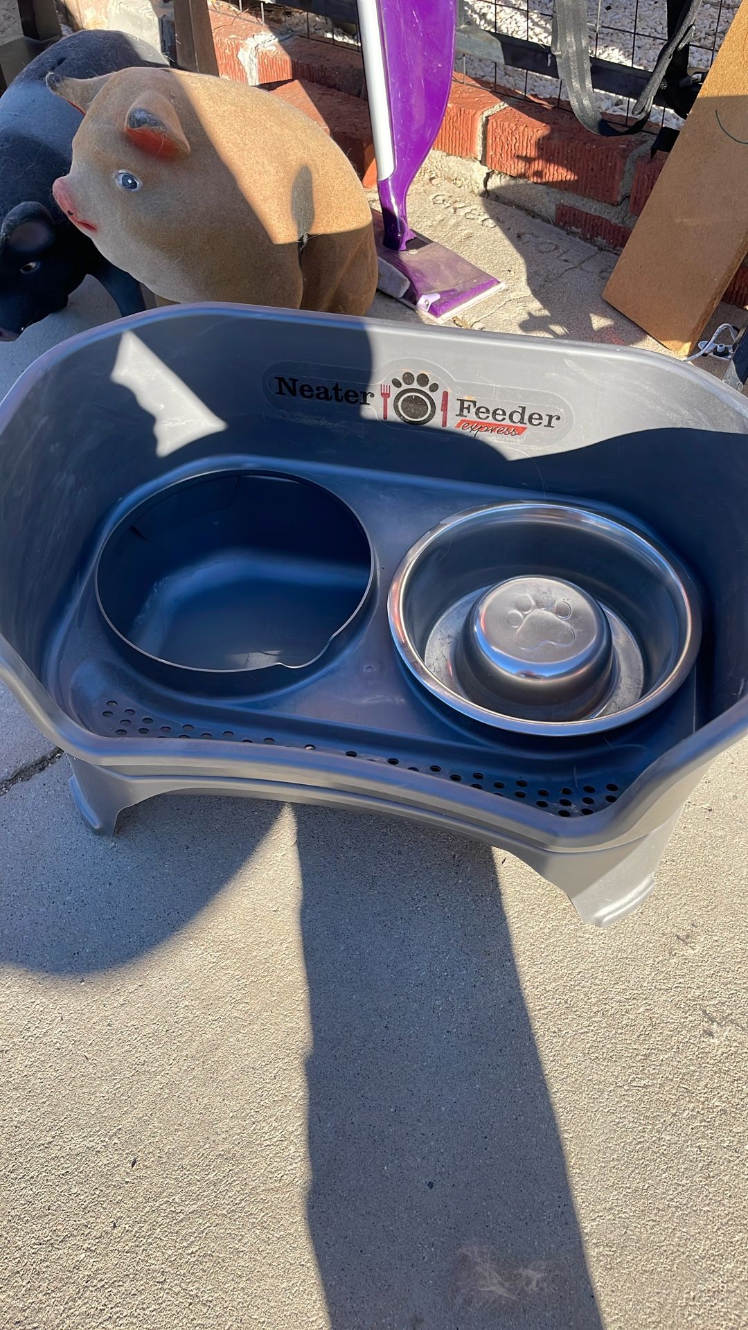 Raised Dog Feeder