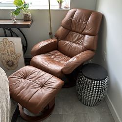 Caramel Recliner Chair w/Ottoman