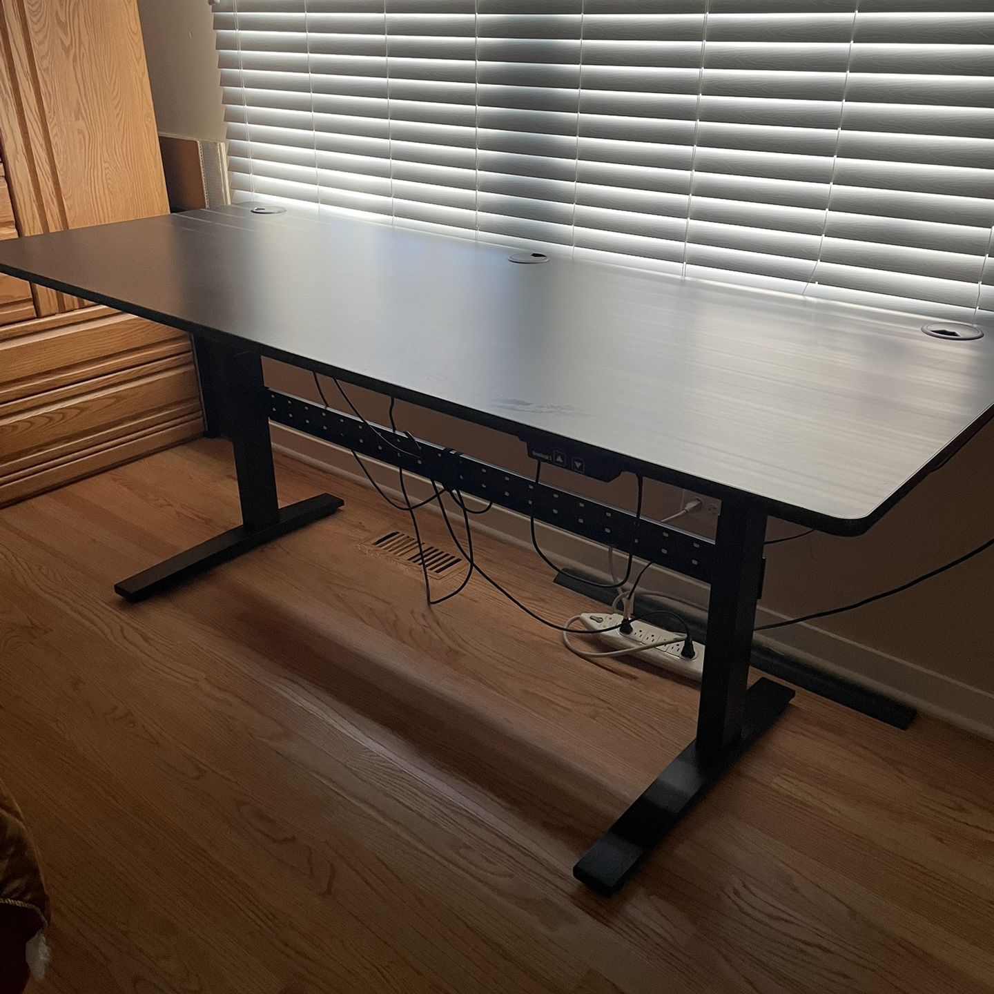 Electric Sit Stand Desk By Geek Desk $350