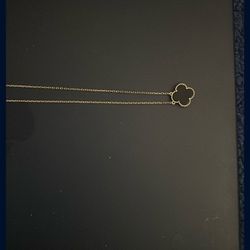 Gold Women’s Necklace Van Cleef