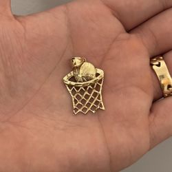10k Gold Pendant